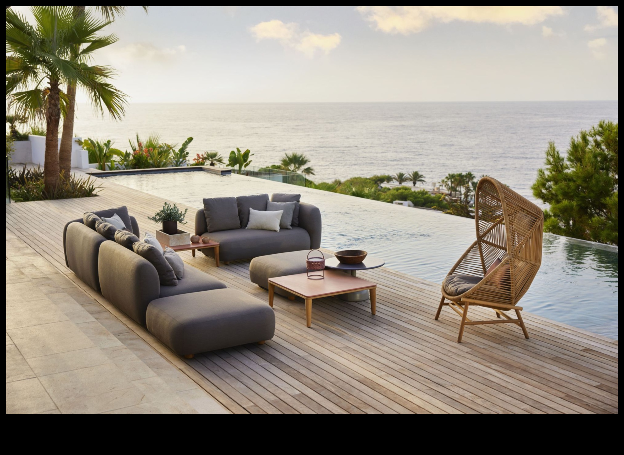 Φέρτε την ύπαιθρο με κομψά έπιπλα κήπου 3 Garden Grandeur: Ανεβάστε τον χώρο σας με κομψά έπιπλα