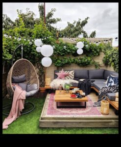 Ποιες είναι μερικές Boho Chic ιδέες διακόσμησης εξωτερικού κήπου με κρεμαστές ζαρντινιέρες;