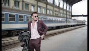 Street Smart Style: Navigating Urban Fashion Culture